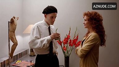 Julia Roberts in a sexy outfit for sex
