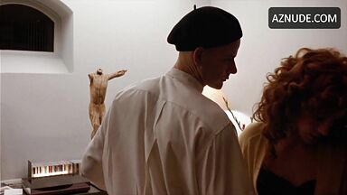 Julia Roberts in a sexy outfit for sex