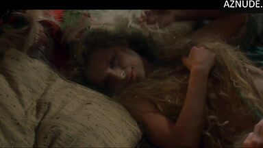 Michelle Pfeiffer dreams so beautifully