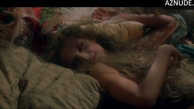 Michelle Pfeiffer dreams so beautifully