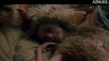 Michelle Pfeiffer dreams so beautifully