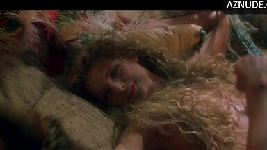 Michelle Pfeiffer dreams so beautifully