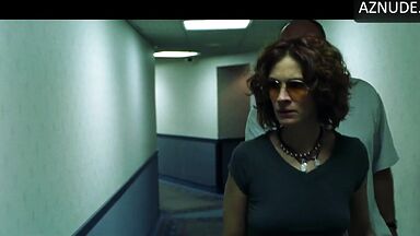 Julia Roberts with curly hair