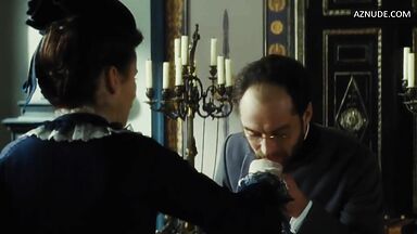 Keira Knightley stuck her tongue in his mouth