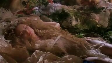 Michelle Pfeiffer, Anna Friel, Calista Flockhart dream naked