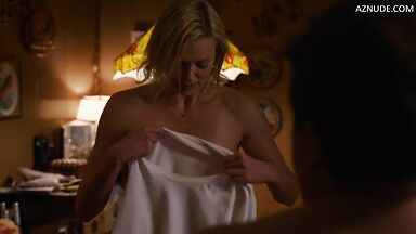 Charlize Theron starts having sex with a fat guy