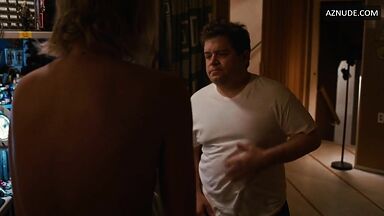 Charlize Theron starts having sex with a fat guy