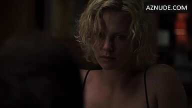 Charlize Theron seduce to kill