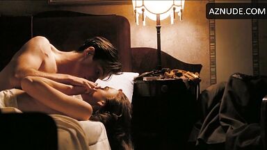 Keira Knightley making love in bed