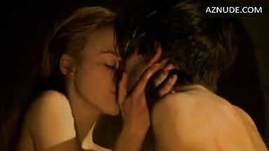Keira Knightley has sex with a doctor