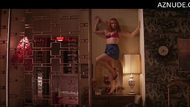 Kate Winslet dancing in a bra