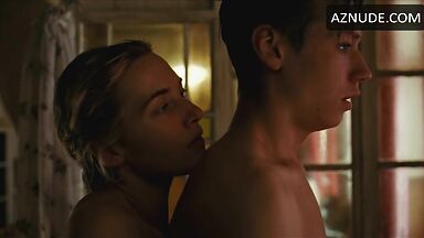 Kate Winslet has sex with a young virgin man