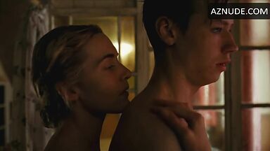 Kate Winslet has sex with a young virgin man