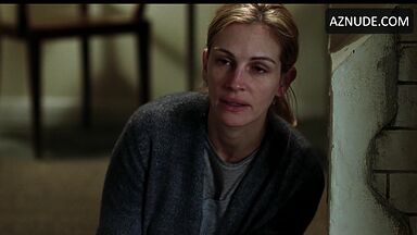 Julia Roberts kisses and love