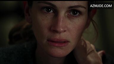 Julia Roberts kisses and love
