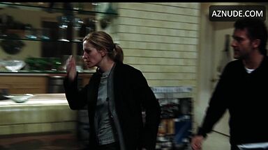 Julia Roberts kisses and love