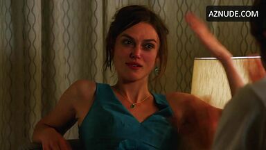 Keira Knightley passionate kisses