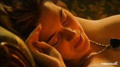 Kate Winslet she lets herself be painted naked