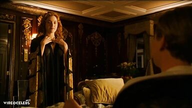 Kate Winslet she lets herself be painted naked