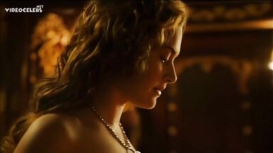 Kate Winslet she lets herself be painted naked