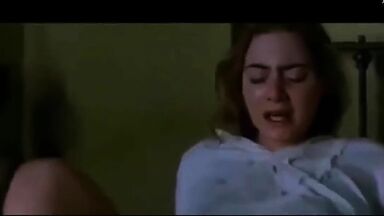 Kate Winslet gives birth