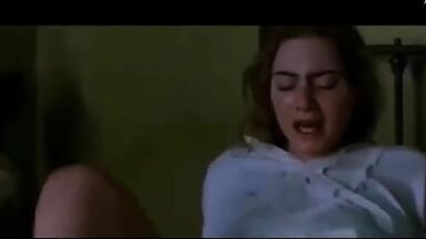 Kate Winslet gives birth