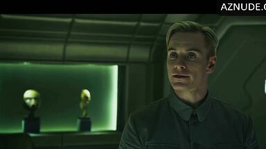 Charlize Theron does push-ups while wet