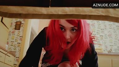 Kate Winslet showing us their underwear