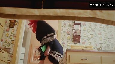 Kate Winslet showing us their underwear