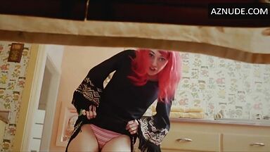 Kate Winslet showing us their underwear