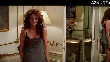 Julia Roberts is in underwear