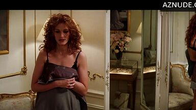 Julia Roberts is in underwear