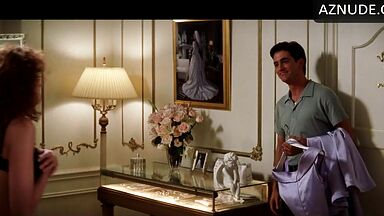 Julia Roberts is in underwear