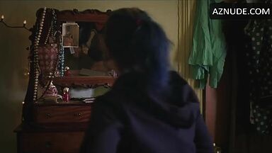 Kate Winslet shows us their ass in the mirror