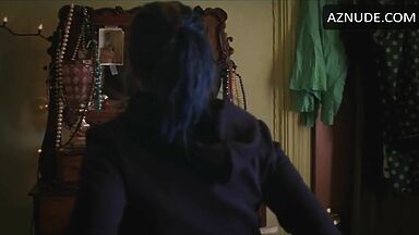Kate Winslet shows us their ass in the mirror