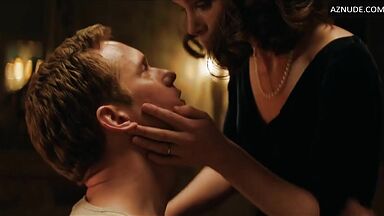 Keira Knightley has quick sex on the table