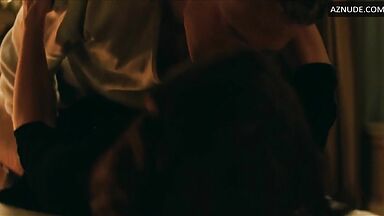 Keira Knightley has quick sex on the table