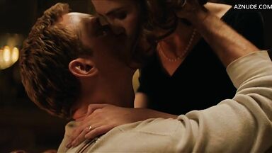 Keira Knightley has quick sex on the table