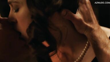 Keira Knightley has quick sex on the table