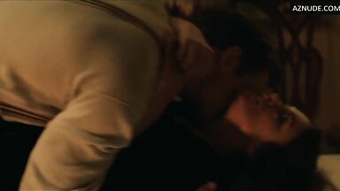 Keira Knightley has quick sex on the table