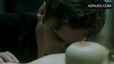 Kate Winslet undressed and starts having sex