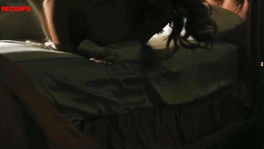 Sydney's sideboob