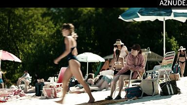 Sydney Sweeney and Julianne Moore in Echo Valley