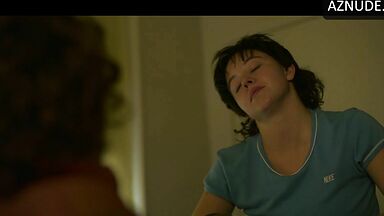 Sydney Sweeney and Jess Gabor Lesbian Scene in Christy