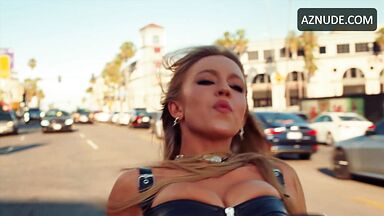 Sydney Sweeney Sexy in Angry