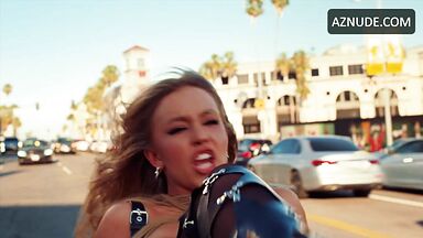 Sydney Sweeney Sexy in Angry