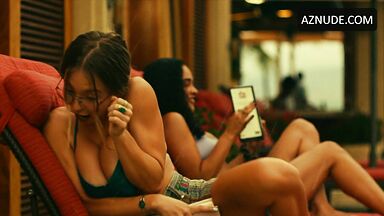 Alexandra Daddario, Brittany O'Grady and Sydney Bikini Scene in The White Lotus