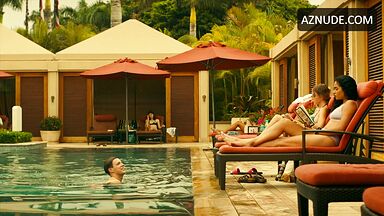 Alexandra Daddario, Brittany O'Grady and Sydney Bikini Scene in The White Lotus