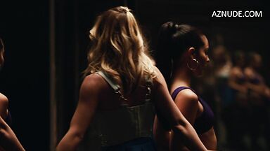 Sydney Sweeney and Alexa Demie Sexy in Euphoria