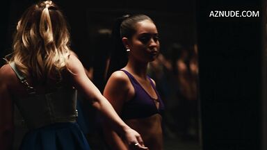 Sydney Sweeney and Alexa Demie Sexy in Euphoria